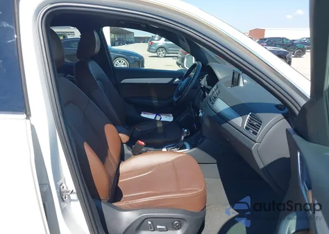 2018 Audi Q3 2.0T Premium/2.0T Sport Premium z USA, uszkodzony, nr VIN WA1HCCFS8JR031587